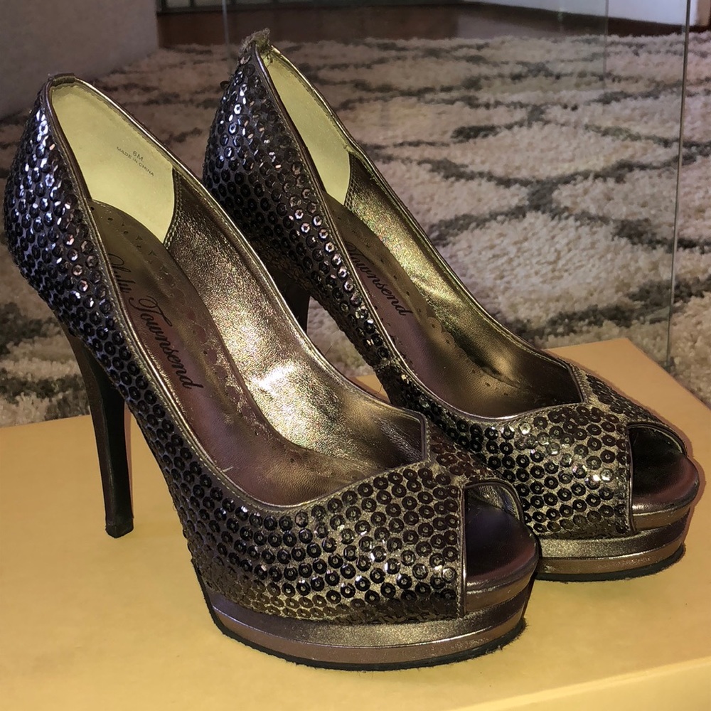 Lulú Townsend Brown Metallic Sequin Satin Heel